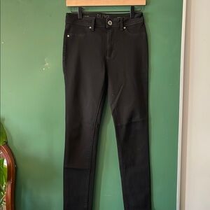 DL1961 Women's 27 Black Skinny Jeans 4way Stretch Nina
